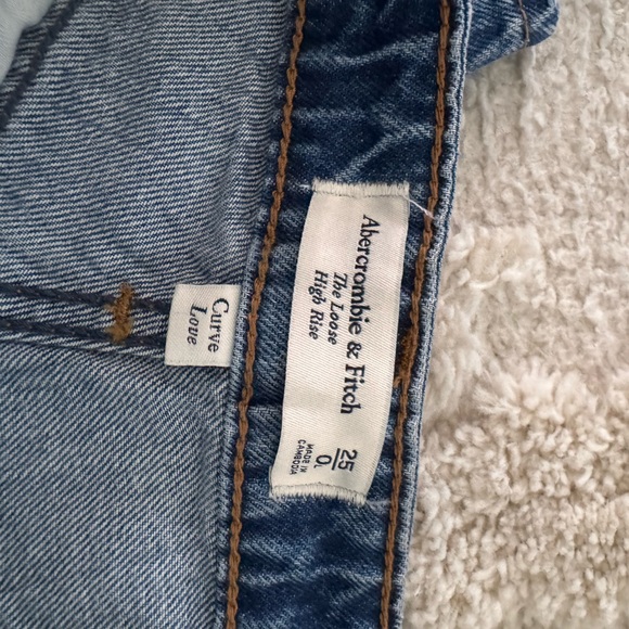 A&F Classic Blue Denim Jeans - Picture 2 of 3